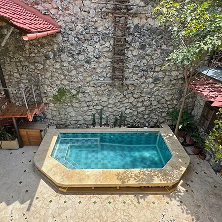 Casa Del Tunel In Getsemani Pensión 3*