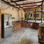 Casa Del Tunel Lodge In Getsemani